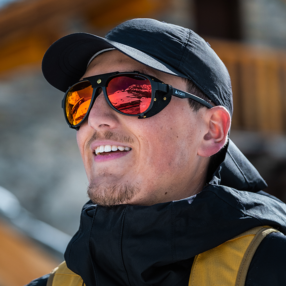 Cairn lunettes top